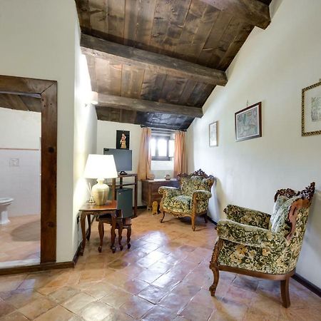 Castello Di Caccuri Suites Exterior foto