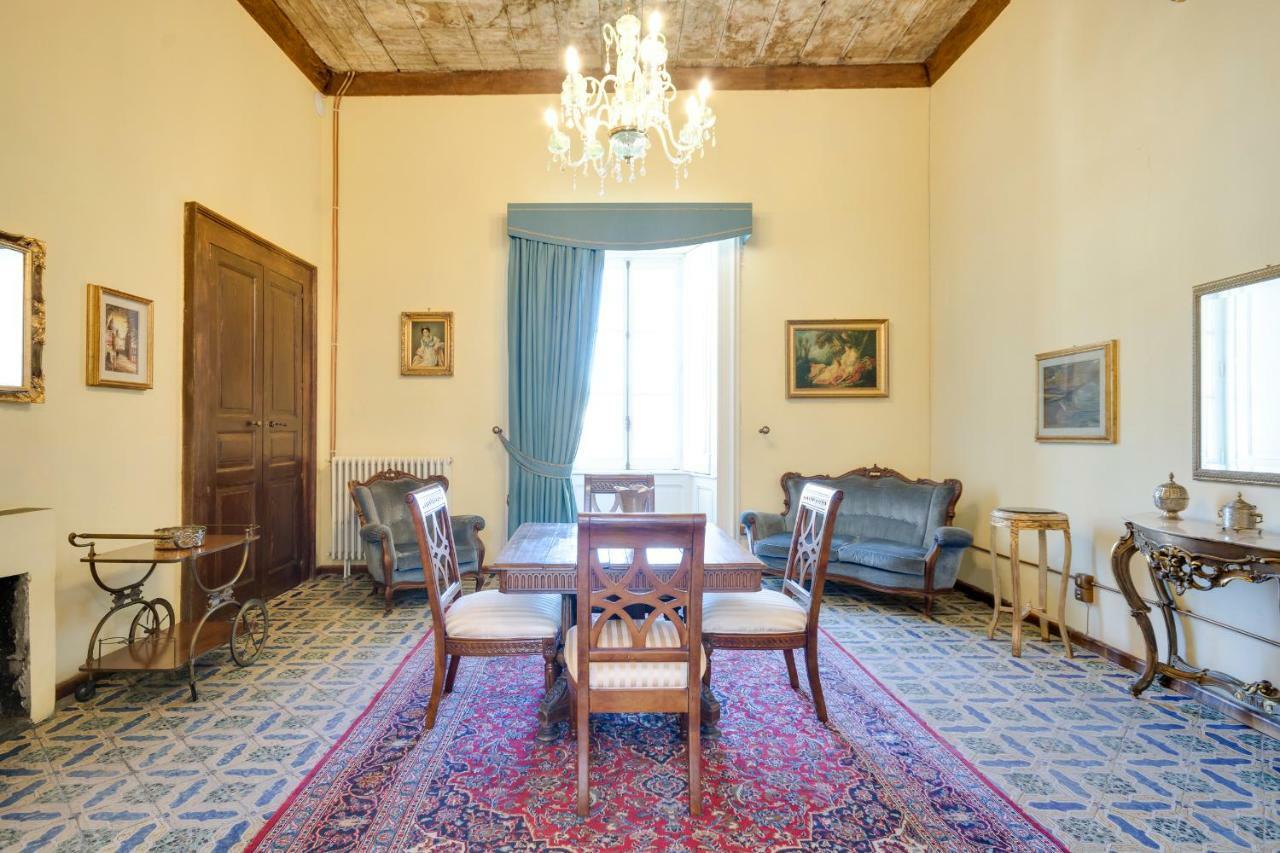 Castello Di Caccuri Suites Exterior foto