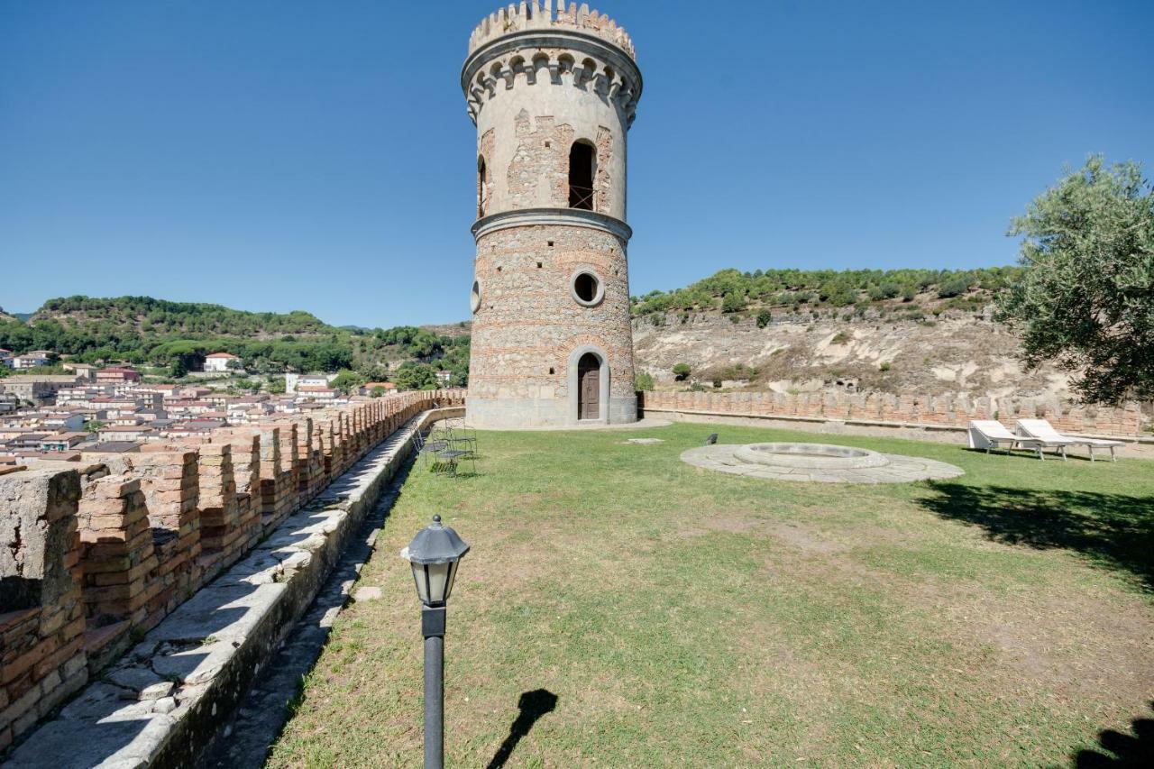 Castello Di Caccuri Suites Exterior foto